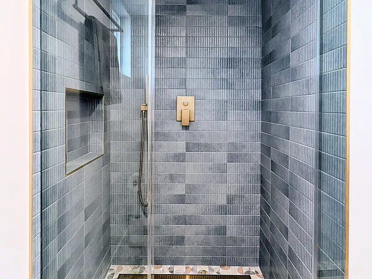 2338 Riverside Dr — Photo 10