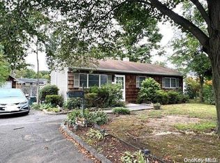 1016 Howells Rd, Bay Shore, NY 11706