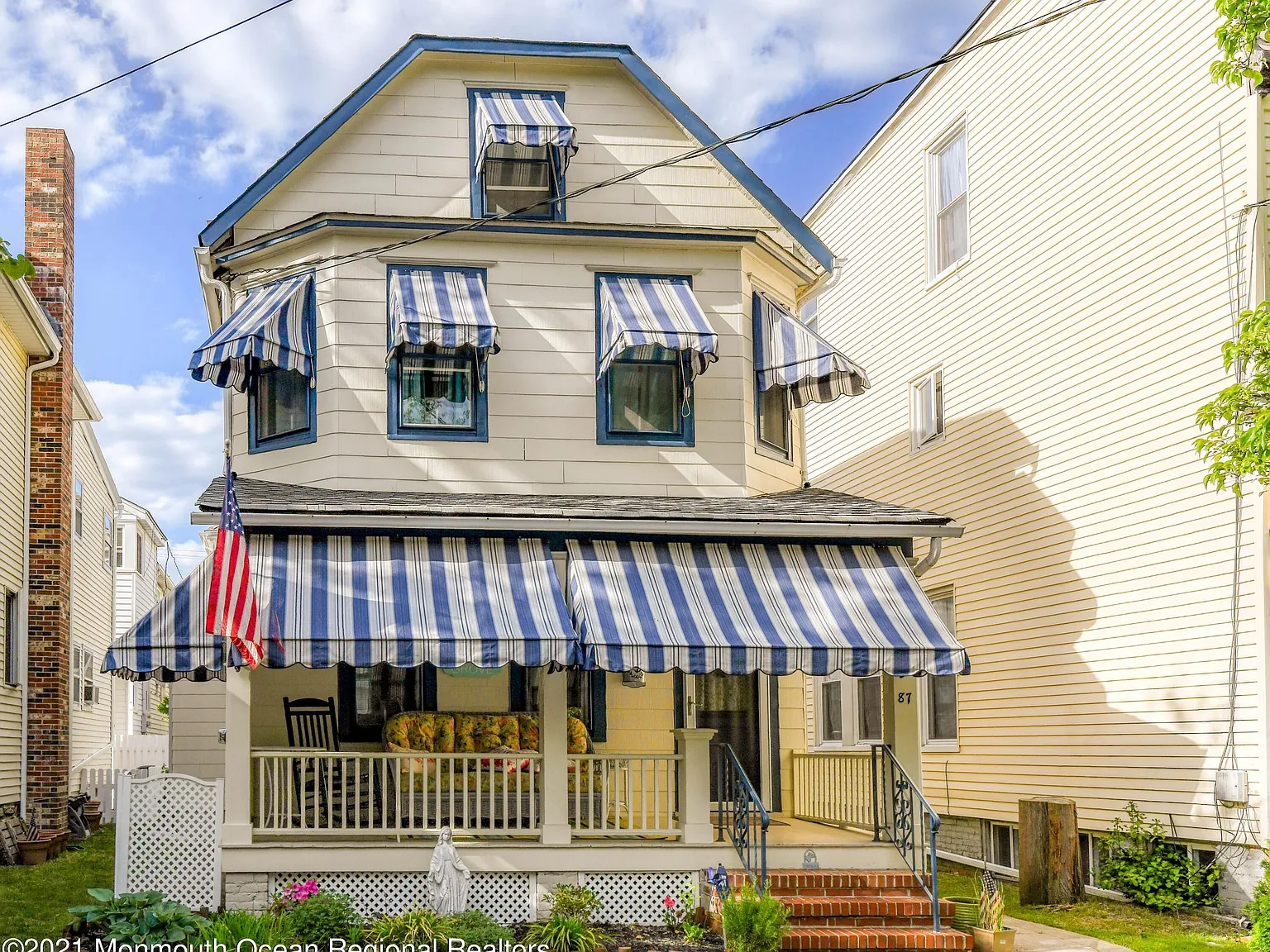 3 bed, $2,300 — Photo 2