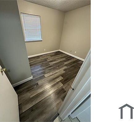 4th image of 703 S 8th Ave