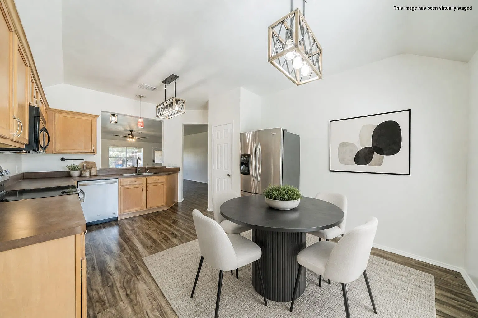 3 bed, 1830 sqft, $2,375 — Photo 3