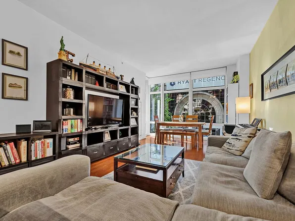 1600 Broadway #6B, New York, NY 10019