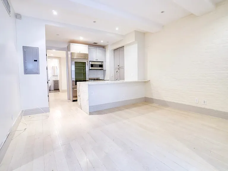 43 W 27th St #6F — Photo 1