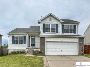 8911 Read St, Omaha, NE 68122