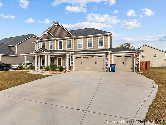 3rd image of 136 Huntley Ct