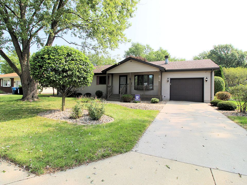 1st image of 676 Robert Dr