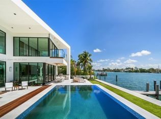 1800 Daytonia Rd, Miami Beach, FL 33141