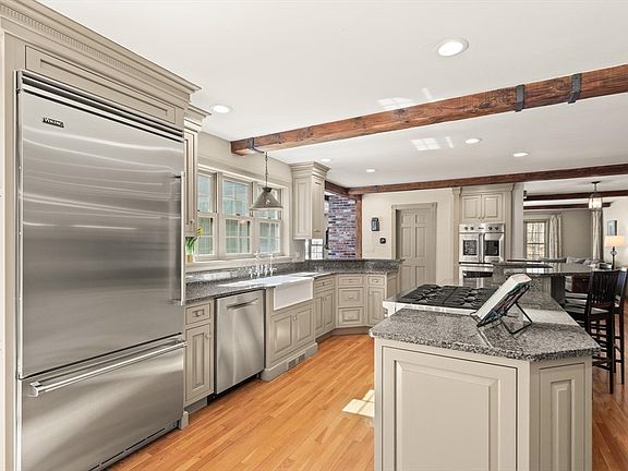 4th image of 85 Townsend Farm Rd