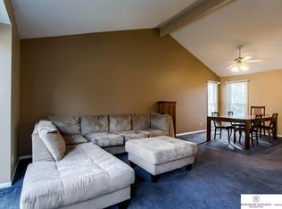 6224 N 111th Cir, Omaha, NE 68164