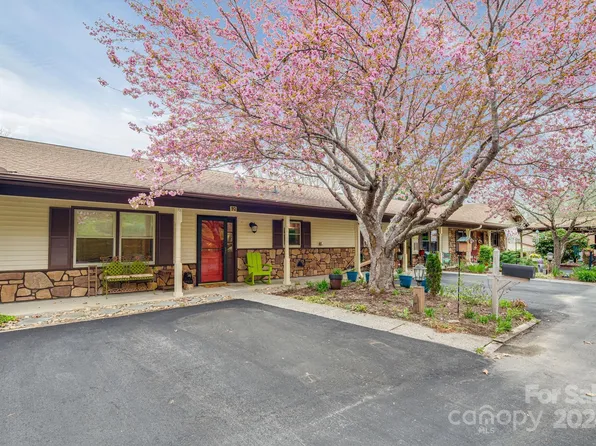 92 Le Blanc Squirrel Trl, Etowah, NC 28729