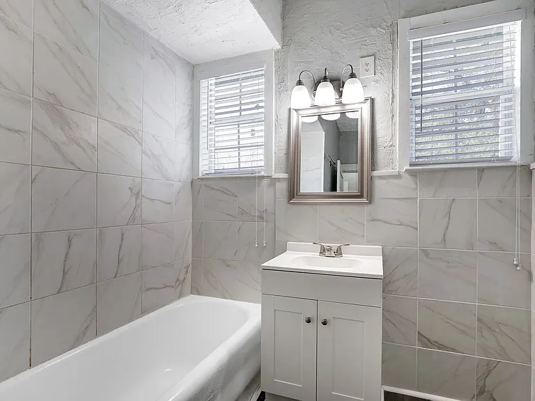 527 Fulton Ave — Photo 17