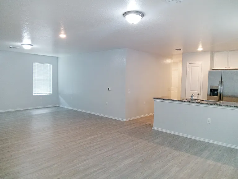 1002 Cook Bnd — Photo 6