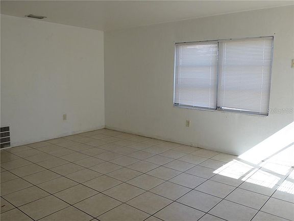 4th image of 3819 13th Ave N