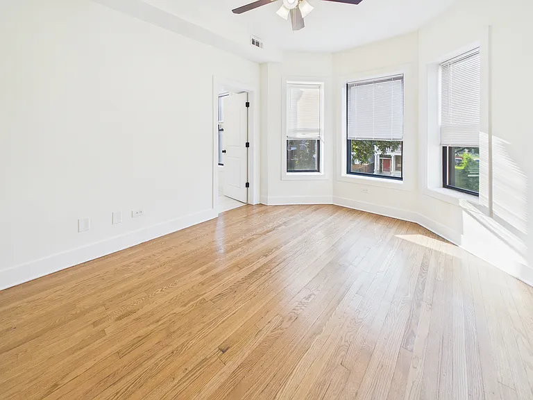 1439 E 66th Pl #2E — Photo 21
