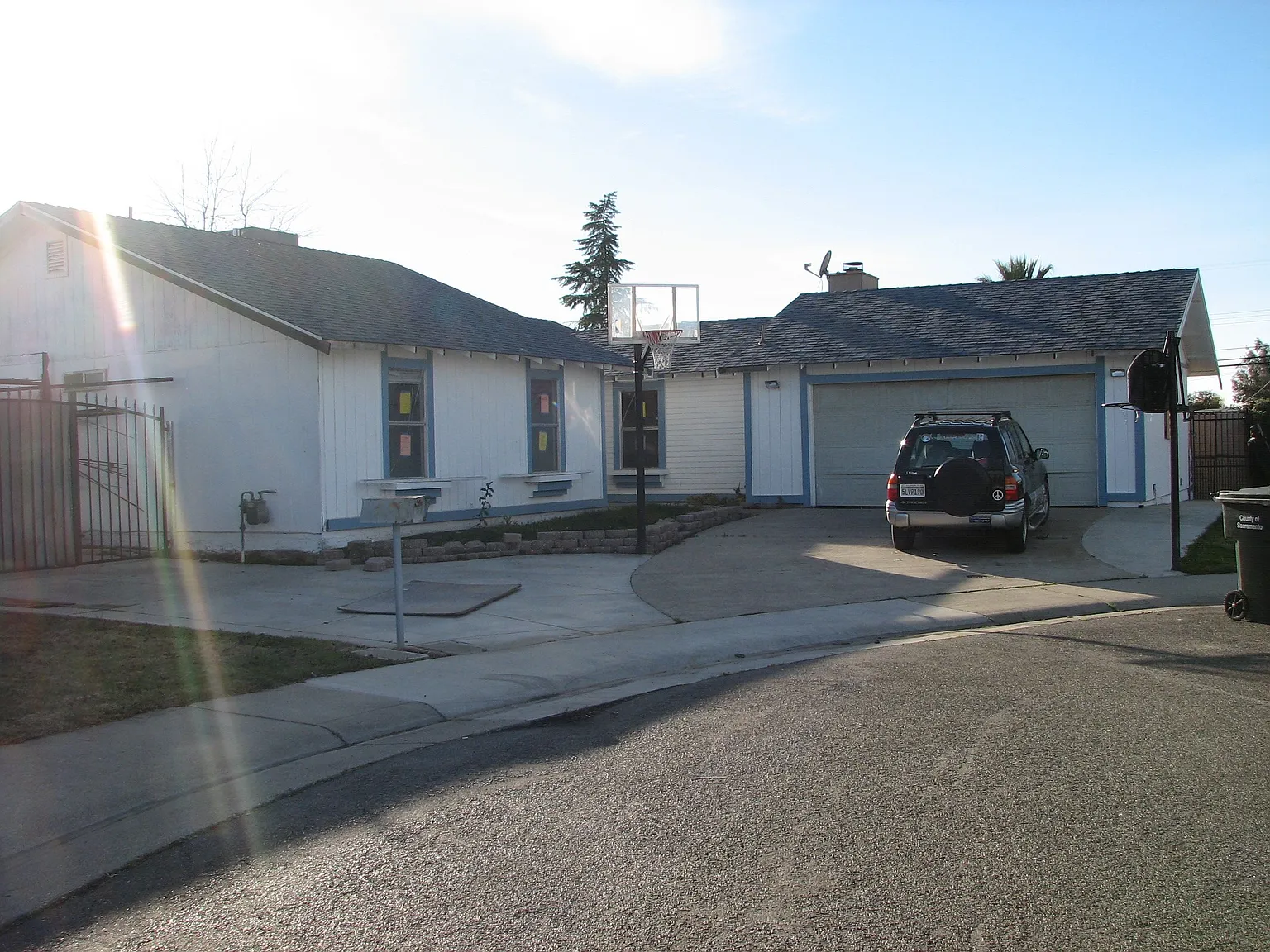 838 Dutra Ave photo 1