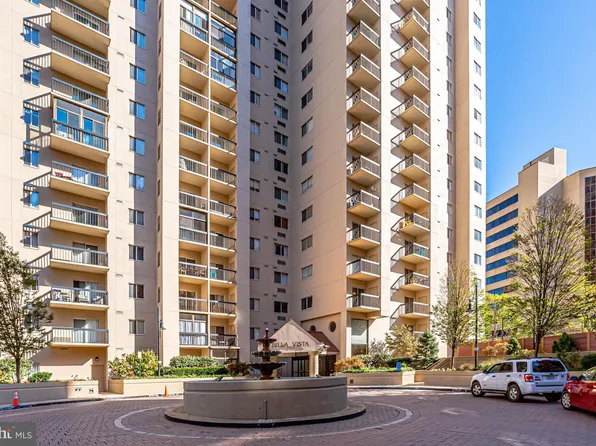 1211 S Eads St APT 311, Arlington, VA 22202