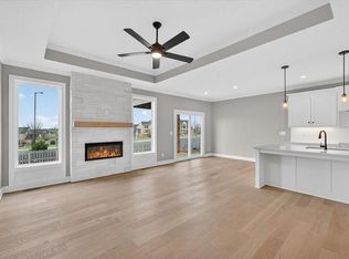 25069 W 94th Ter, Lenexa, KS 66227