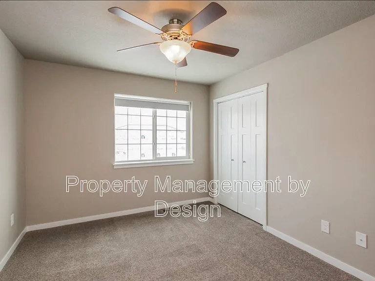 763 NE Macey Way — Photo 8