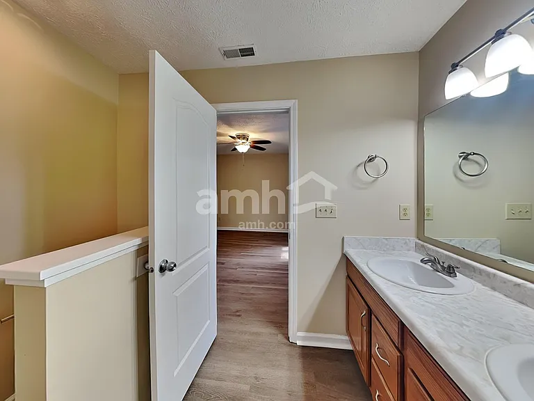 11256 Harrington Ln — Photo 10