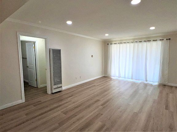 3rd image of 764 W 30th St #3