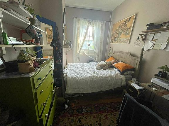 2nd image of 144 Huntington St #2