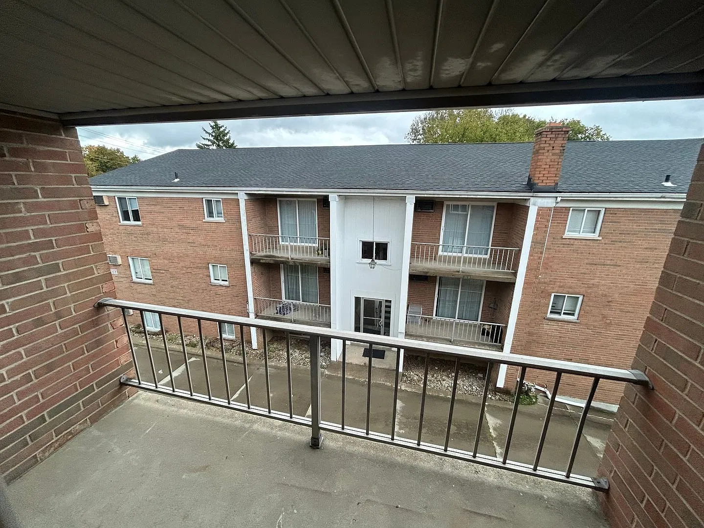 1 bed, 1.0 bath, $845 — Photo 4