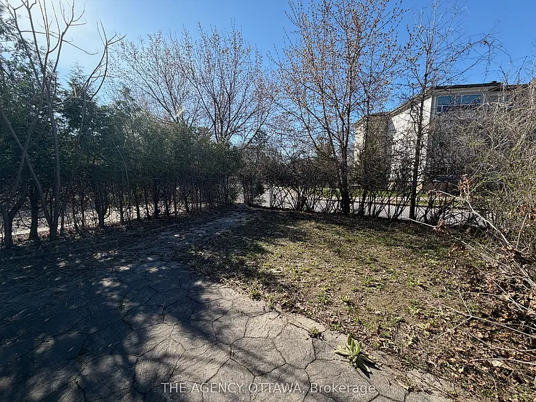 6351 Saint Louis Dr — Photo 20