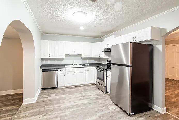 305 Laurel Ave — Photo 4