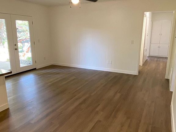 4th image of 1220 Linnwood St