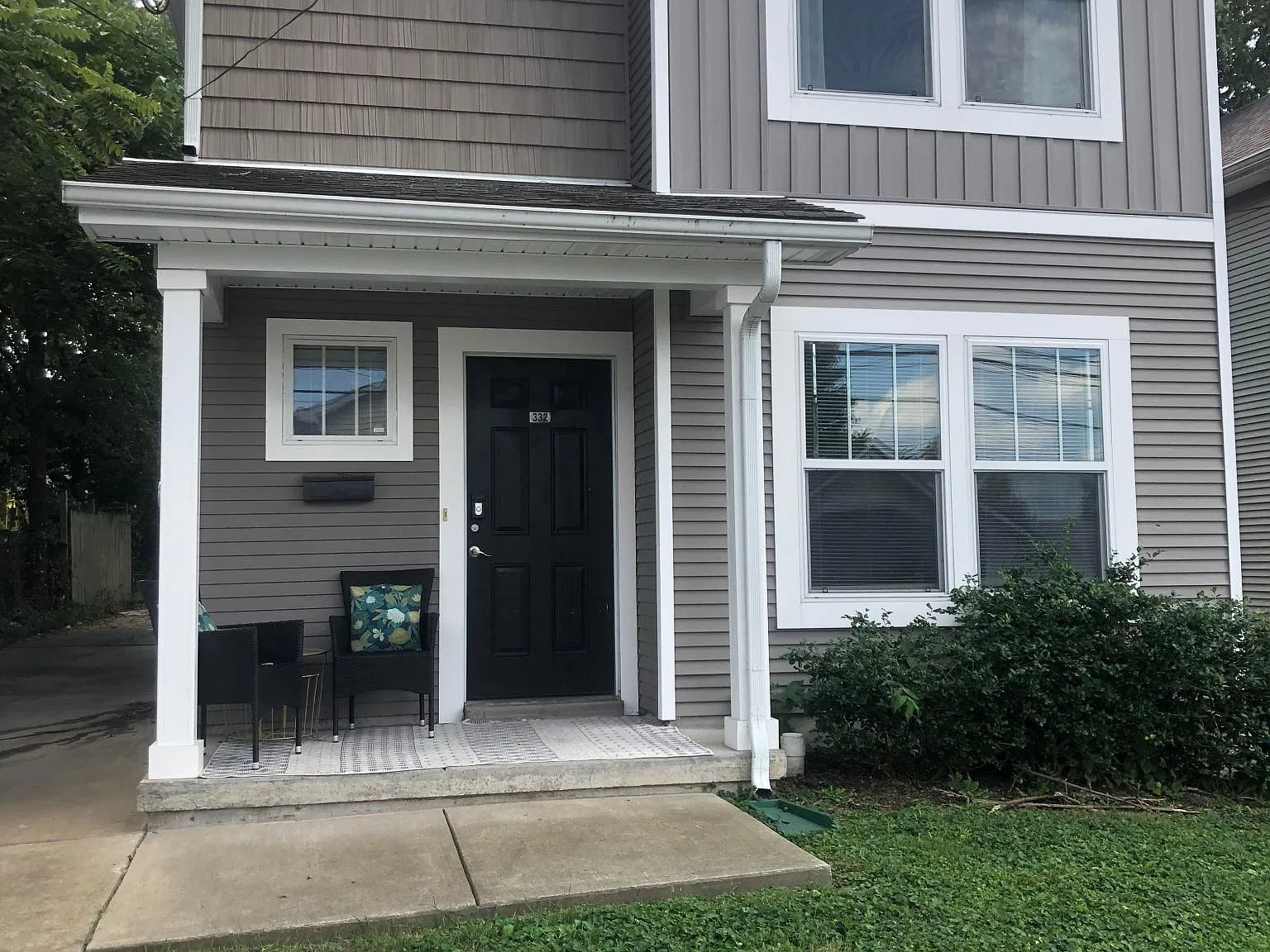 4 bed, 1600 sqft, $2,600 — Photo 1