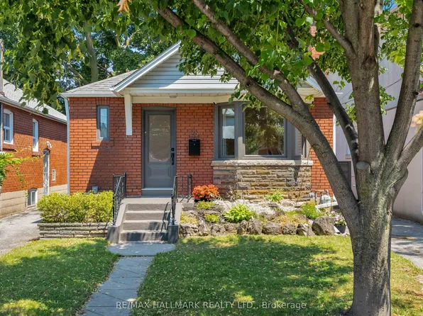 49 Binswood Ave, Toronto, ON M4C 3N6