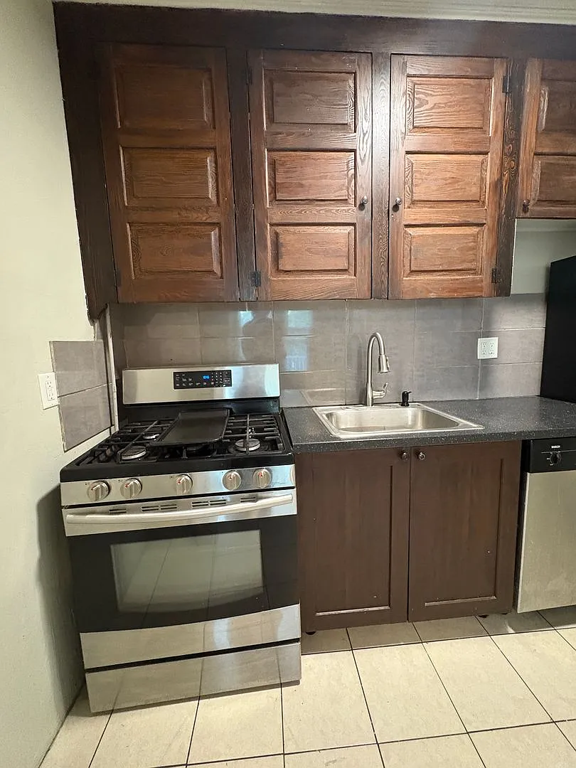 48 South Prospect St, #1 — Photo 3