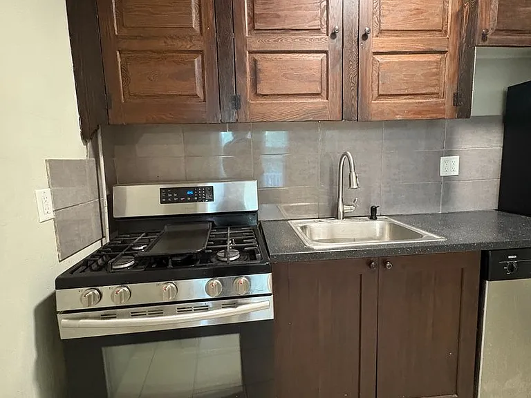 48 South Prospect St, #1 — Photo 6