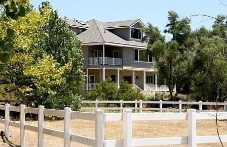 East End Spectacular on a Private Lane