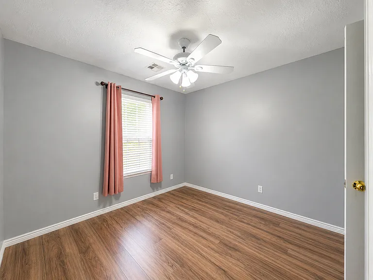 2540 W 150 S — Photo 14