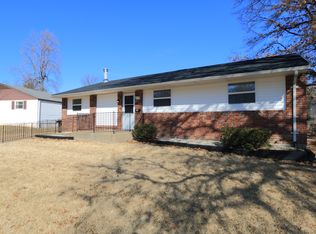 855 Tyson Dr, Florissant, MO 63031