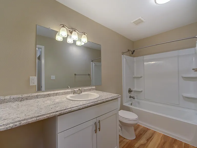 10835 NE 68th St #4 — Photo 6