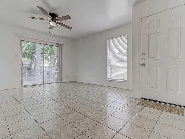 805 Sirocco Dr #B — Photo 5