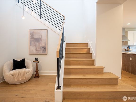 4th image of 1744 Canyon Avenue SE