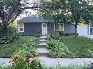 2765 S 37th St, Lincoln, NE 68506