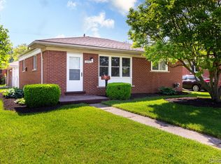 30342 Hayes Rd, Roseville, MI 48066