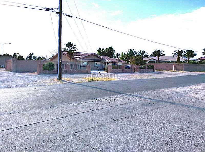 1st image of 7835 Gilespie St