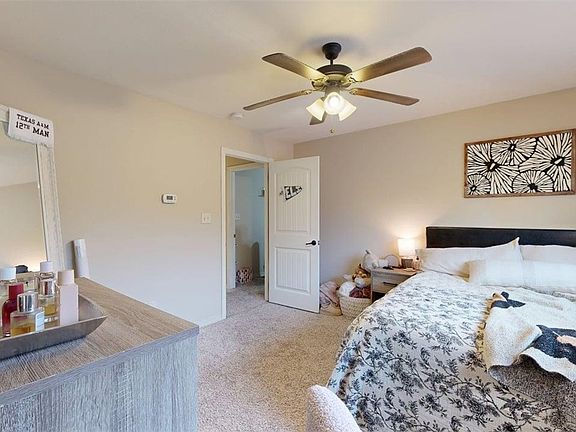 2nd image of 454 Chimney Hill Dr #454