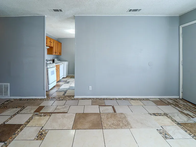 1309 Greenwood Ave — Photo 7