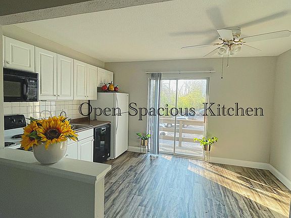 4th image of 84 Cathcart Dr APT C