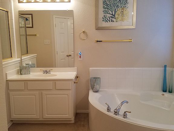 5th image of 3216 Blue Jay Dr
