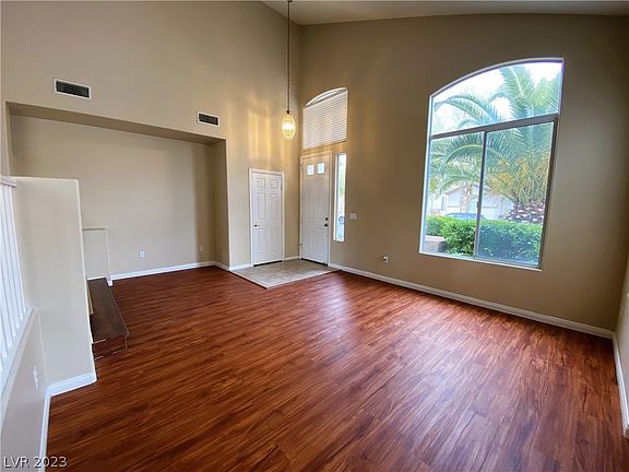 3rd image of 371 Tayman Park Ave