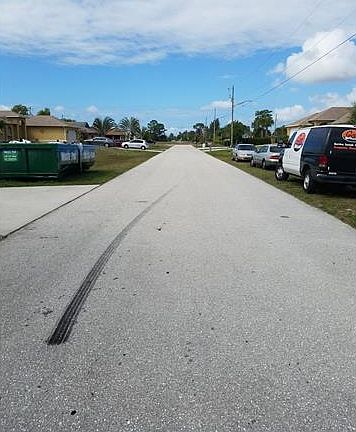 4th image of 631 SW 15th Ter