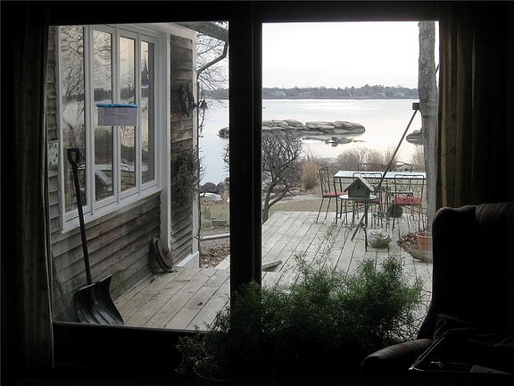 5th image of 245 Cove Point Rd W