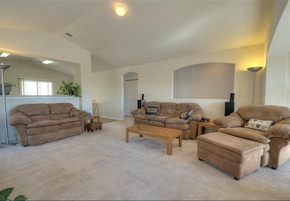 3rd image of 1023 Kanaga Dr NW
